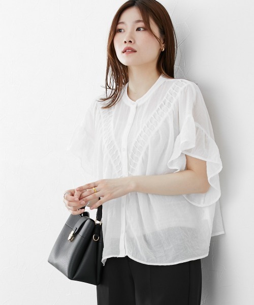 nissen(ニッセン)の「バンドカラー フリル袖V字切替ブラウス(シャツ/ブラウス・レディース・ブラック/オフホワイト・M/L)」の5枚目の写真