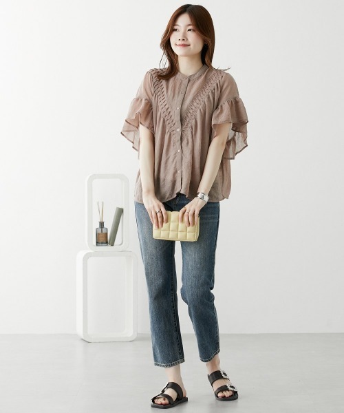 nissen(ニッセン)の「バンドカラー フリル袖V字切替ブラウス(シャツ/ブラウス・レディース・ブラック/オフホワイト・M/L)」の17枚目の写真