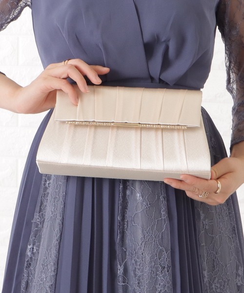 Lace Ladies(レースレディース)の「メタリック×ビジュープリーツコンパクトクラッチ(クラッチバッグ・レディース・ブラック/アイボリー/グレー/ベージュ・FREE)」の13枚目の写真
