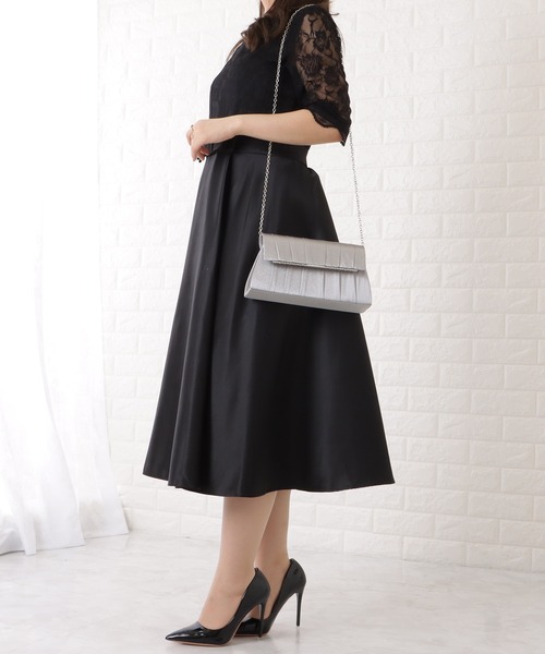 Lace Ladies(レースレディース)の「メタリック×ビジュープリーツコンパクトクラッチ(クラッチバッグ・レディース・ブラック/アイボリー/グレー/ベージュ・FREE)」の21枚目の写真