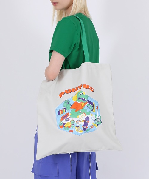 PUNYUS（プニュズ）の「ワニルームトートバッグ（トートバッグ・レディース・ライトグレー/アイボリー・FREE）」の2枚目の写真