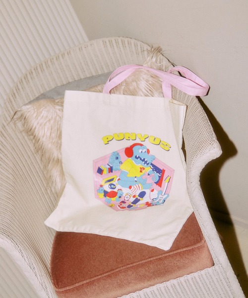 PUNYUS（プニュズ）の「ワニルームトートバッグ（トートバッグ・レディース・ライトグレー/アイボリー・FREE）」の5枚目の写真