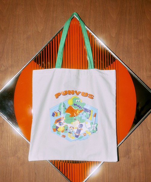 PUNYUS（プニュズ）の「ワニルームトートバッグ（トートバッグ・レディース・ライトグレー/アイボリー・FREE）」の7枚目の写真