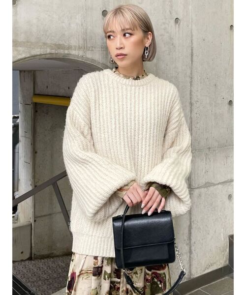 MURUA(ムルーア)の「モヘヤ混クルーネックニット(ニット/セーター・レディース・ブルー/グリーン/アイボリー・FREE)」の6枚目の写真