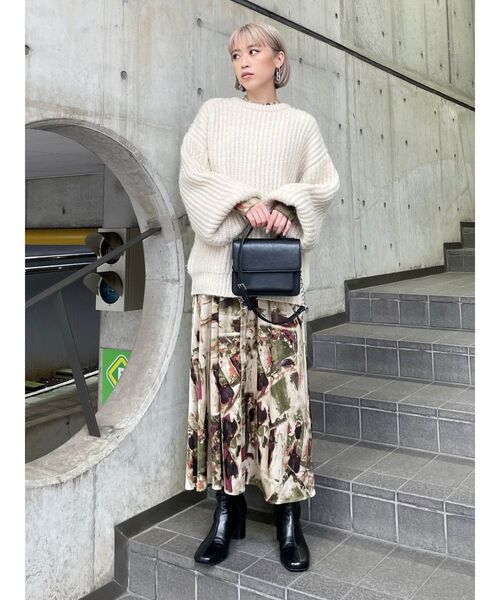 MURUA(ムルーア)の「モヘヤ混クルーネックニット(ニット/セーター・レディース・ブルー/グリーン/アイボリー・FREE)」の7枚目の写真