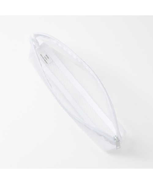 無印良品（ムジルシリョウヒン）の「サイドメッシュ歯ブラシポーチ・Ｌ　約２１．５×４．５×７ｃｍ（ポーチ・レディース・ホワイト・FREE）」の2枚目の写真