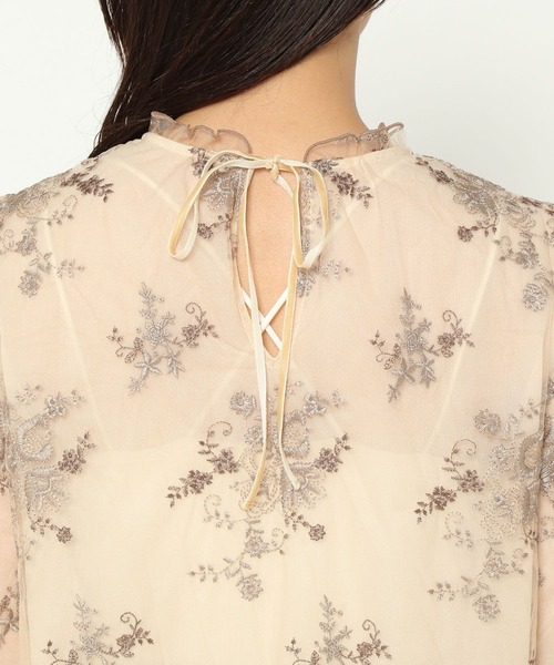 mysty woman（ミスティウーマン）の「フローラル刺繍シアーブラウス　972193（シャツ/ブラウス・レディース・ブラック/ブラウン/ブルー系その他/アイボリー/モカ/グレイッシュブルー/ピンクベージュ・FREE）」の22枚目の写真