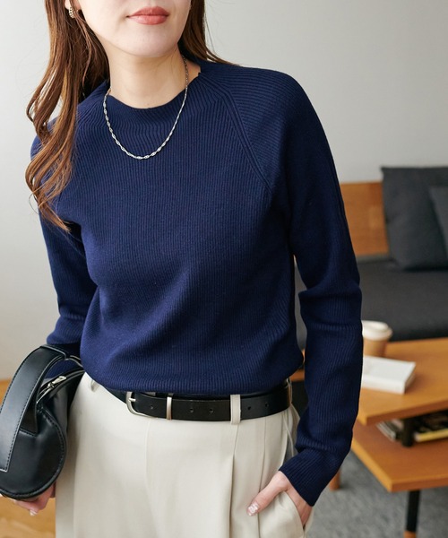 DISCOAT（ディスコート）の「【新色追加】リブハイネックプルオーバー《WEB限定カラーあり》（ニット/セーター・レディース・ブラック/ダークグリーン/オレンジ/アイボリー/モカ/ホワイト×ブラック/ブラック系その他/グレー/ミント/オフホワイト/ブルー/ライトグレー/ピンク/ネイビー/カーキ/ピンク系その他/ベージュ/サーモンピンク/レッド/オレンジ系その他/ダークグレー/ダークブルー・FREE）」の17枚目の写真