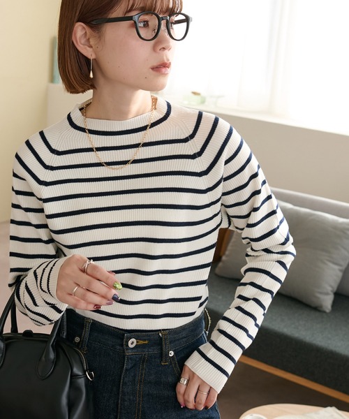 DISCOAT（ディスコート）の「【新色追加】リブハイネックプルオーバー《WEB限定カラーあり》（ニット/セーター・レディース・ブラック/ダークグリーン/オレンジ/アイボリー/モカ/ホワイト×ブラック/ブラック系その他/グレー/ミント/オフホワイト/ブルー/ライトグレー/ピンク/ネイビー/カーキ/ピンク系その他/ベージュ/サーモンピンク/レッド/オレンジ系その他/ダークグレー/ダークブルー・FREE）」の15枚目の写真