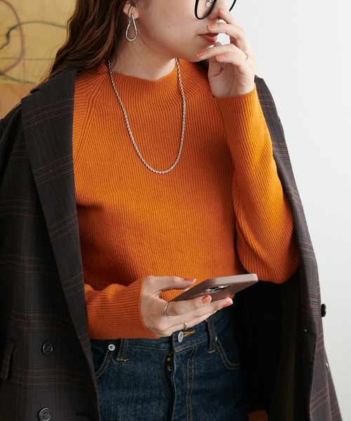 DISCOAT（ディスコート）の「【新色追加】リブハイネックプルオーバー《WEB限定カラーあり》（ニット/セーター・レディース・ブラック/ダークグリーン/オレンジ/アイボリー/モカ/ホワイト×ブラック/ブラック系その他/グレー/ミント/オフホワイト/ブルー/ライトグレー/ピンク/ネイビー/カーキ/ピンク系その他/ベージュ/サーモンピンク/レッド/オレンジ系その他/ダークグレー/ダークブルー・FREE）」の22枚目の写真