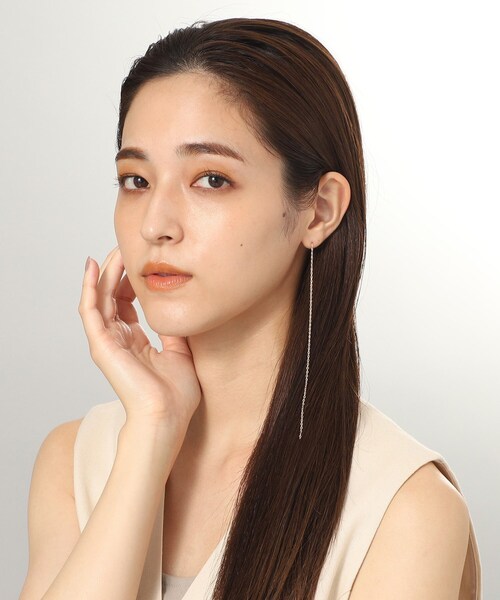 COCOSHNIK(ココシュニック)の「K10ベネフラットロング スタッドピアス(片耳用)(ピアス(両耳用)・レディース・イエローゴールド・00)」の7枚目の写真