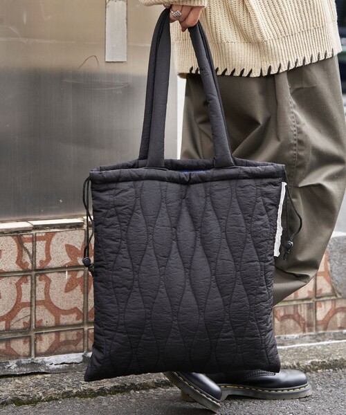 WEEKEND(ER)（ウィークエンダー）の「WEEKEND(ER)×FREAK'S STORE/ウィークエンダー×フリークスストア 別注 ナイロン キルト トートバッグ（トートバッグ・レディース・ベージュ/オレンジ/ライム/ブラック・ONE SIZE）」の14枚目の写真