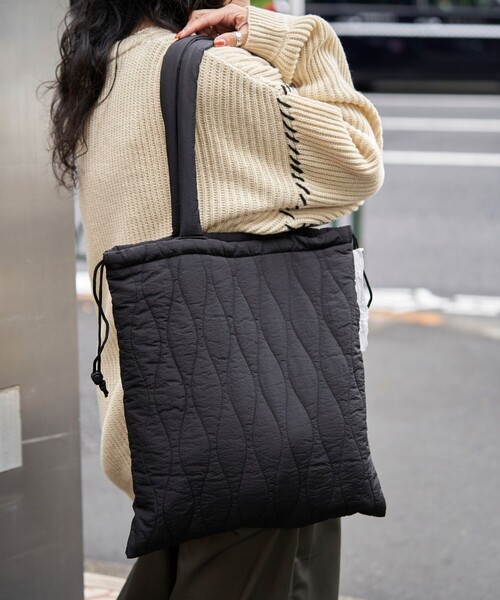 WEEKEND(ER)（ウィークエンダー）の「WEEKEND(ER)×FREAK'S STORE/ウィークエンダー×フリークスストア 別注 ナイロン キルト トートバッグ（トートバッグ・レディース・ベージュ/オレンジ/ライム/ブラック・ONE SIZE）」の15枚目の写真