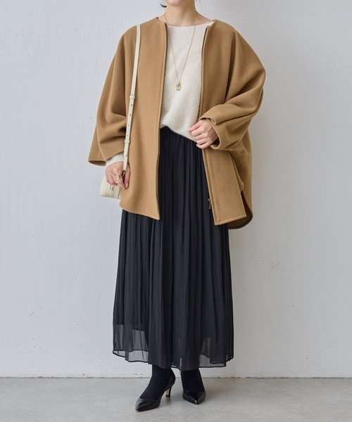 BEARDSLEY(ビアズリー)の「ウールポンチョコート(ノーカラージャケット・レディース・キャメル/ネイビー・FREE)」の15枚目の写真