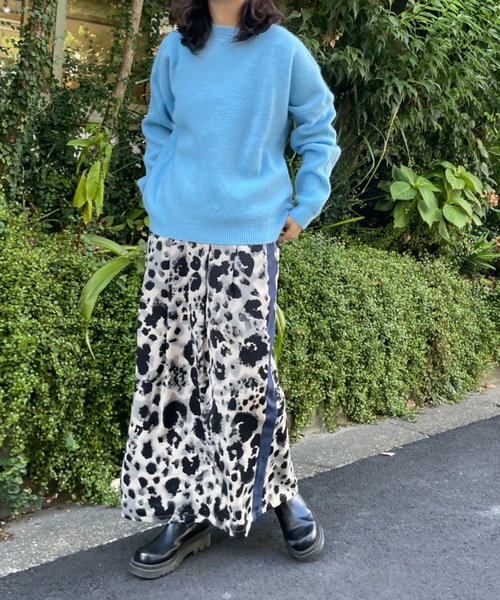 mi via loca(ミヴィアロカ)の「レオパードサイドラインスカート(スカート・レディース・ブラック/ブラウン・FREE)」の3枚目の写真