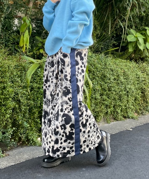 mi via loca(ミヴィアロカ)の「レオパードサイドラインスカート(スカート・レディース・ブラック/ブラウン・FREE)」の4枚目の写真