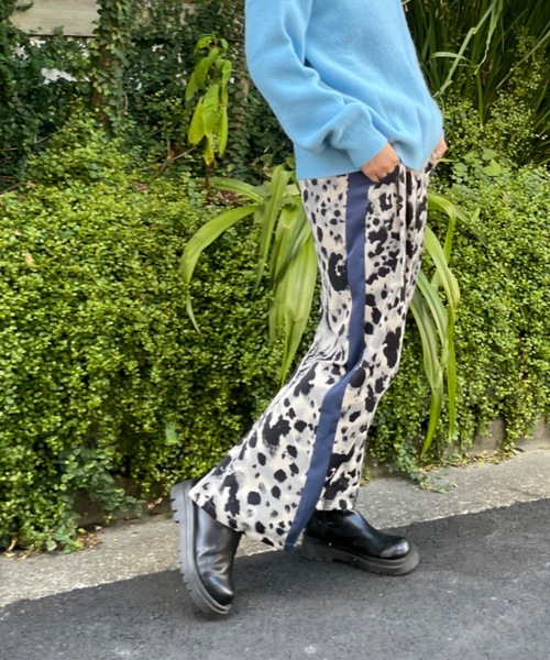 mi via loca(ミヴィアロカ)の「レオパードサイドラインスカート(スカート・レディース・ブラック/ブラウン・FREE)」の7枚目の写真