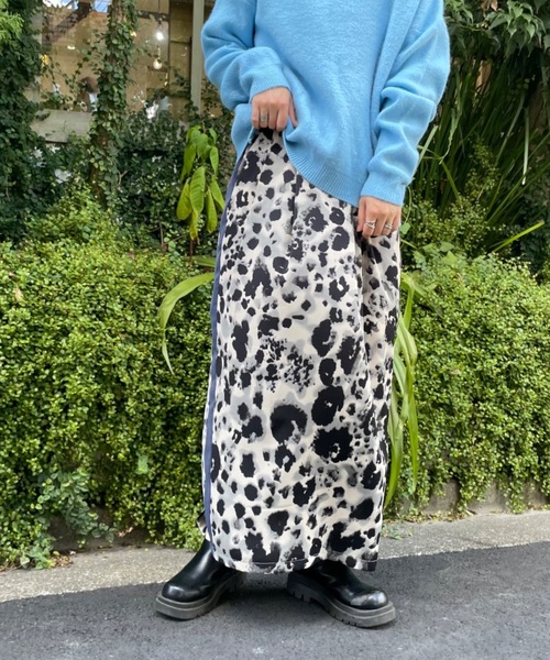 mi via loca(ミヴィアロカ)の「レオパードサイドラインスカート(スカート・レディース・ブラック/ブラウン・FREE)」の12枚目の写真