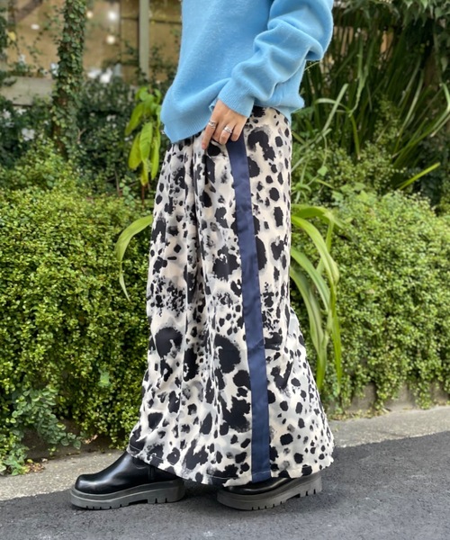 mi via loca(ミヴィアロカ)の「レオパードサイドラインスカート(スカート・レディース・ブラック/ブラウン・FREE)」の13枚目の写真