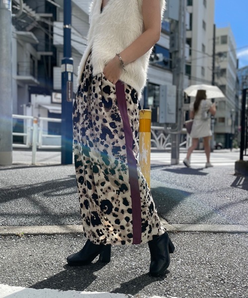 mi via loca(ミヴィアロカ)の「レオパードサイドラインスカート(スカート・レディース・ブラック/ブラウン・FREE)」の17枚目の写真