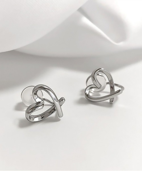 LA VORAGINE（ラ ヴォラジネ）の「ハートデザインイヤリング（イヤリング・レディース・シルバー/ピンクゴールド/ゴールド/シルバー系1/ゴールド系1・FREE）」の7枚目の写真