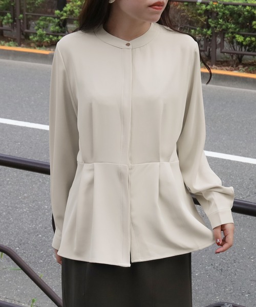 TRUDEA(トルディア)の「ペプラムブラウス(シャツ/ブラウス・レディース・ダークグリーン/グレイッシュベージュ/モカ/チャコールグレー/グレイッシュブルー/グリーン・LARGE/MEDIUM)」の4枚目の写真