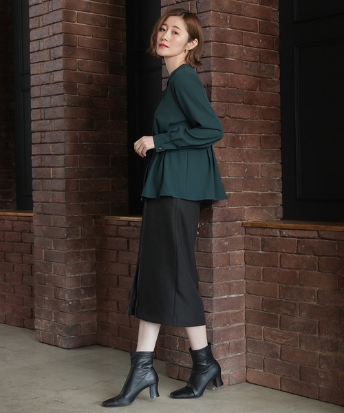 TRUDEA(トルディア)の「ペプラムブラウス(シャツ/ブラウス・レディース・ダークグリーン/グレイッシュベージュ/モカ/チャコールグレー/グレイッシュブルー/グリーン・LARGE/MEDIUM)」の18枚目の写真