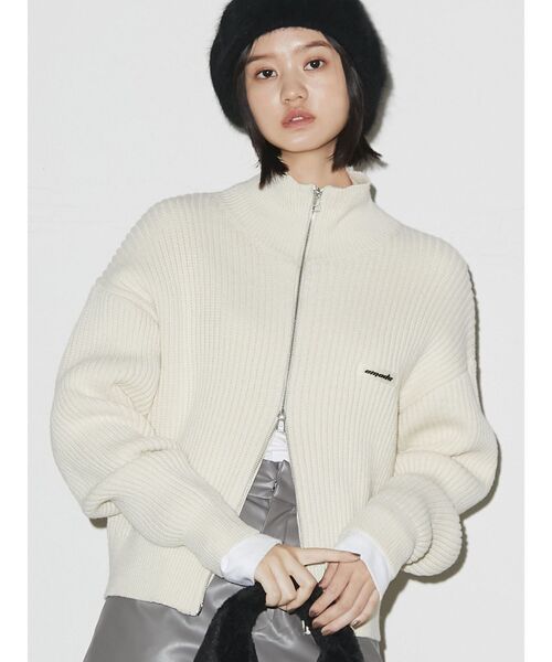 EMODA（エモダ）の「ルーズハイネックリブニット（ニット/セーター・レディース・ブルー/アイボリー/ブラック/グレー・FREE）」の9枚目の写真