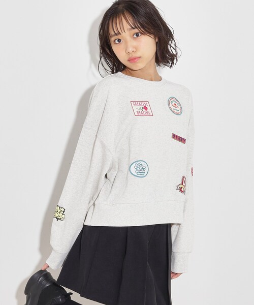 PINK-latte（ピンクラテ）の「◆ワッペンデザイン裏毛プルオーバー（スウェット・キッズ・チャコールグレー/ライトグレー/カーキ/ダークオレンジ・16/15 /14）」の11枚目の写真