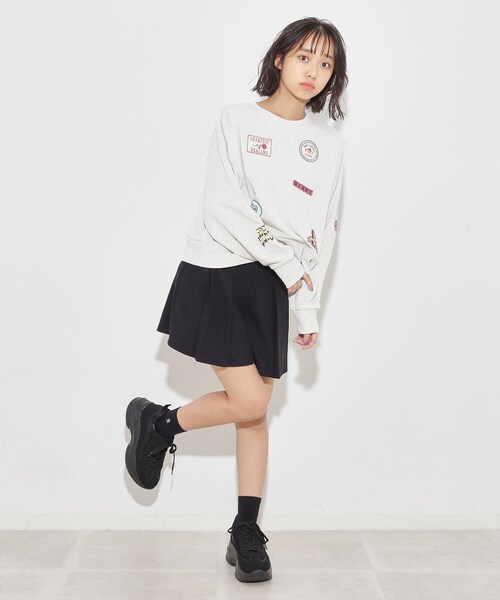 PINK-latte（ピンクラテ）の「◆ワッペンデザイン裏毛プルオーバー（スウェット・キッズ・チャコールグレー/ライトグレー/カーキ/ダークオレンジ・16/15 /14）」の12枚目の写真