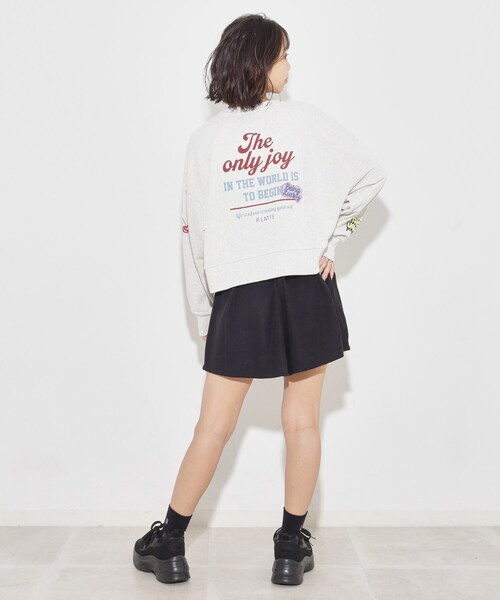 PINK-latte（ピンクラテ）の「◆ワッペンデザイン裏毛プルオーバー（スウェット・キッズ・チャコールグレー/ライトグレー/カーキ/ダークオレンジ・16/15 /14）」の13枚目の写真