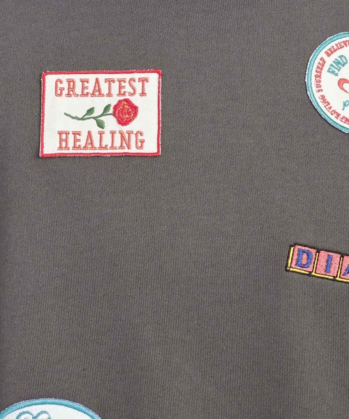 PINK-latte（ピンクラテ）の「◆ワッペンデザイン裏毛プルオーバー（スウェット・キッズ・チャコールグレー/ライトグレー/カーキ/ダークオレンジ・16/15 /14）」の18枚目の写真