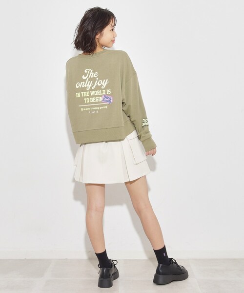 PINK-latte（ピンクラテ）の「◆ワッペンデザイン裏毛プルオーバー（スウェット・キッズ・チャコールグレー/ライトグレー/カーキ/ダークオレンジ・16/15 /14）」の21枚目の写真