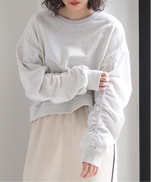 cepo（セポ）の「ソデギャザースウェット（スウェット・レディース・ベージュ/オフホワイト/ブルー・M）」の2枚目の写真