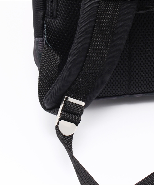 MAKAVELIC(マキャベリック)の「【MAKAVELIC】 STANDARD DAYPACK Special Order(バックパック/リュック・メンズ・ネイビー/カモフラージュ/オフホワイト/ブラック・00)」の6枚目の写真