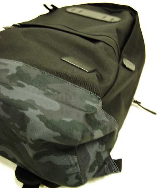 MAKAVELIC(マキャベリック)の「【MAKAVELIC】 STANDARD DAYPACK Special Order(バックパック/リュック・メンズ・ネイビー/カモフラージュ/オフホワイト/ブラック・00)」の11枚目の写真