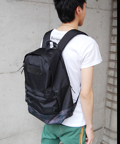 MAKAVELIC(マキャベリック)の「【MAKAVELIC】 STANDARD DAYPACK Special Order(バックパック/リュック・メンズ・ネイビー/カモフラージュ/オフホワイト/ブラック・00)」の15枚目の写真