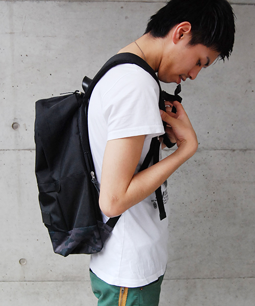 MAKAVELIC(マキャベリック)の「【MAKAVELIC】 STANDARD DAYPACK Special Order(バックパック/リュック・メンズ・ネイビー/カモフラージュ/オフホワイト/ブラック・00)」の9枚目の写真