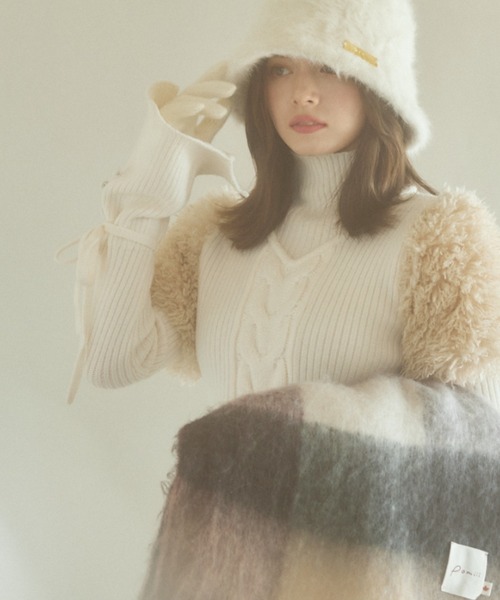 pomiii（ポミー）の「ニット手袋（手袋・レディース・アイボリー/ベージュ・FREE）」の4枚目の写真