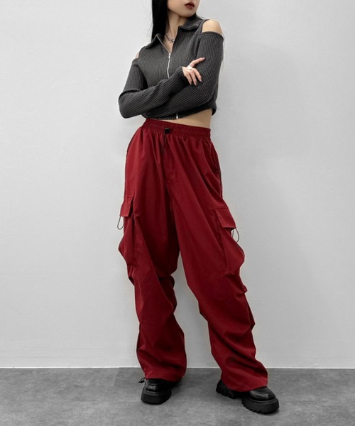 LVEU.(ラブユ.)の「【LVEU.】ショルダーカットアウトフロントジップトップス / トップス 襟付き リブ カットアウト ジップ フロントファスナー クロップド ショート丈 ブラック アイボリー グレー(Tシャツ/カットソー・レディース・ブラック/アイボリー/グレー・FREE)」の6枚目の写真