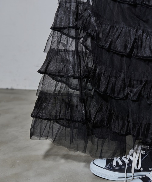 MERLOT（メルロー）の「チュールフリルティアードスカート（スカート・レディース・ホワイト/ブラック・FREE）」の5枚目の写真
