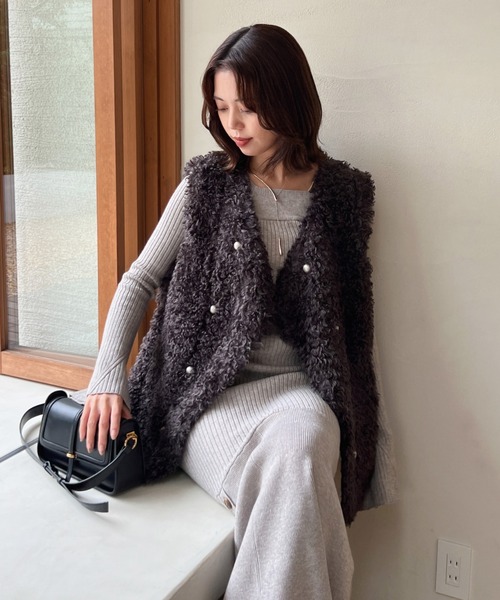 Olu.（オルドット）の「カーリングボアジレ（ベスト・レディース・グレー/チャコールグレー/アイボリー・FREE）」の5枚目の写真