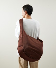 ITTI | ITTI イッチ / ANNIE PUFFER BIG MOON BAG / CERATO BRIGHT / アニーパファービッグムーンショルダーバッグ / セラトブライト / ITTI-BAG-120-CB(ショルダーバッグ)