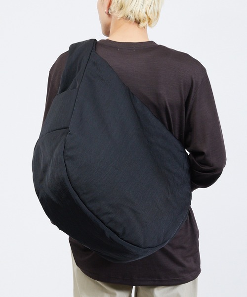 メル丸　ITTI ANNIE PUFFER BIG MOON BAG ITTI - 【残り一点】Annie Puffer Big Moon Bag(CERATO BRIGHT