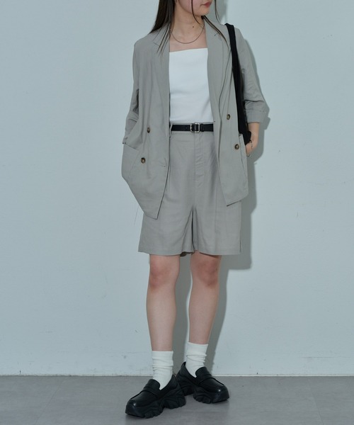 COLONY 2139(コロニートゥーワンスリーナイン)の「ナイロンカバーリング麻レーヨンショートパンツ(その他パンツ・レディース・アイボリー/ブラック/グレイッシュベージュ・SMALL/MEDIUM)」の18枚目の写真