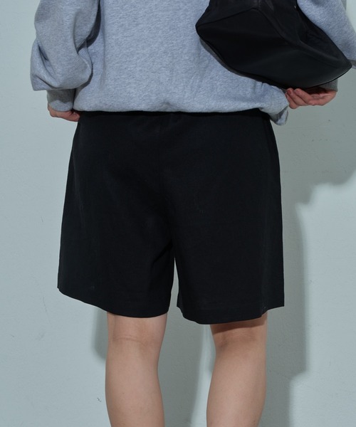 COLONY 2139(コロニートゥーワンスリーナイン)の「ナイロンカバーリング麻レーヨンショートパンツ(その他パンツ・レディース・アイボリー/ブラック/グレイッシュベージュ・SMALL/MEDIUM)」の6枚目の写真
