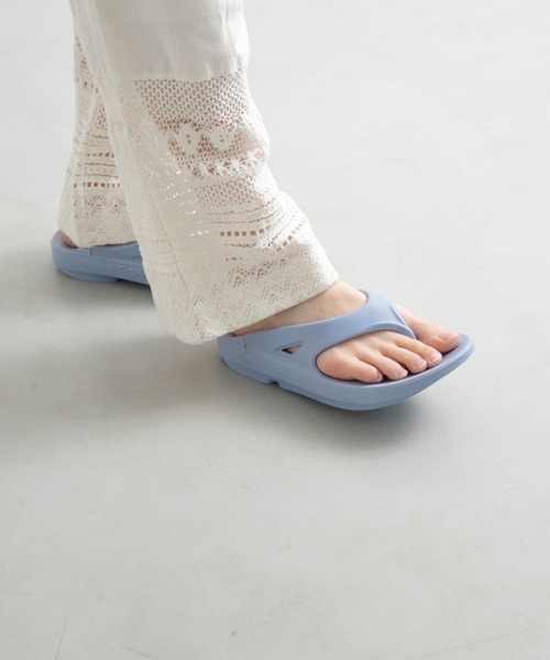 OOFOS（ウーフォス）の「OOFOS　OOriginal（サンダル・レディース・ブラック/ベージュ/カーキ/グレー/ライトブルー/ライトグレー・8/7/6）」の6枚目の写真