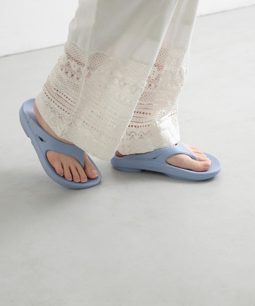 OOFOS（ウーフォス）の「OOFOS　OOriginal（サンダル・レディース・ブラック/ベージュ/カーキ/グレー/ライトブルー/ライトグレー・8/7/6）」の14枚目の写真