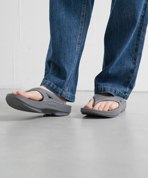 OOFOS（ウーフォス）の「OOFOS　OOriginal（サンダル・レディース・ブラック/ベージュ/カーキ/グレー/ライトブルー/ライトグレー・8/7/6）」の15枚目の写真