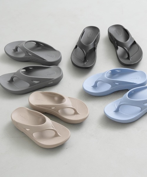 OOFOS（ウーフォス）の「OOFOS　OOriginal（サンダル・レディース・ブラック/ベージュ/カーキ/グレー/ライトブルー/ライトグレー・8/7/6）」の19枚目の写真